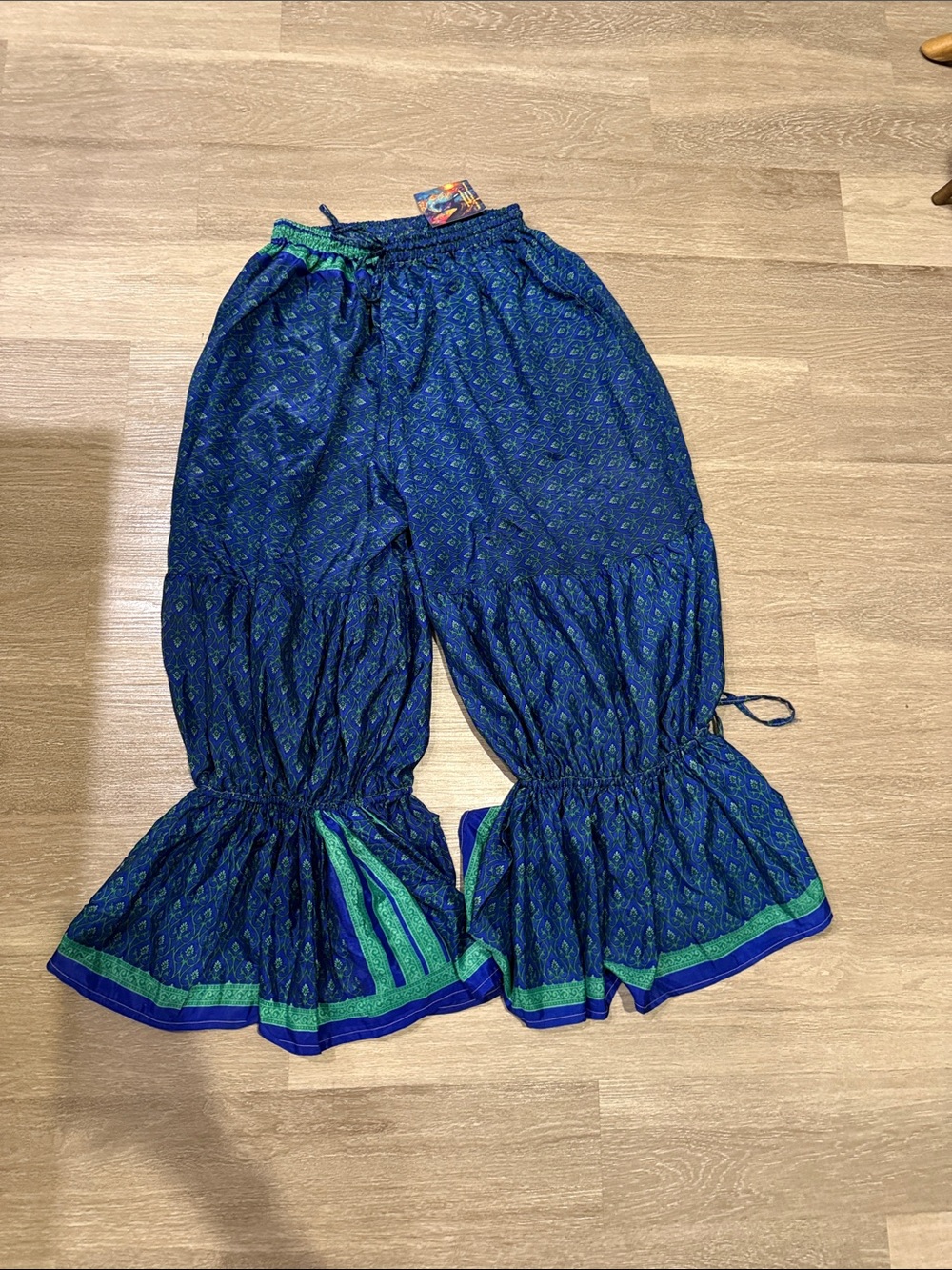 Wild Child balloon tie-hem 100% silk pants. NWT